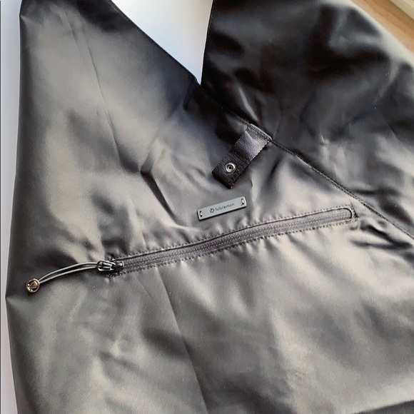 Lululemon x barre3 Cross It Off 20L Black Tote - Picture 4 of 13